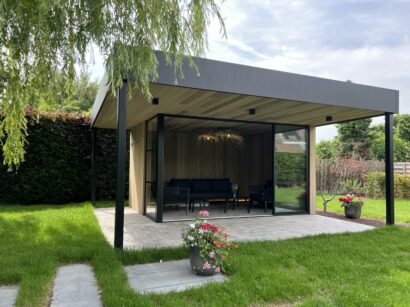 POOL HOUSE - 11